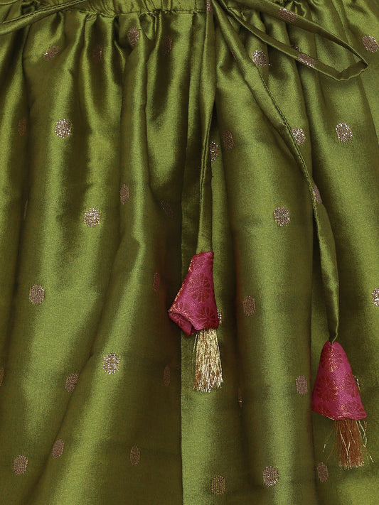 Manjira Lehnga