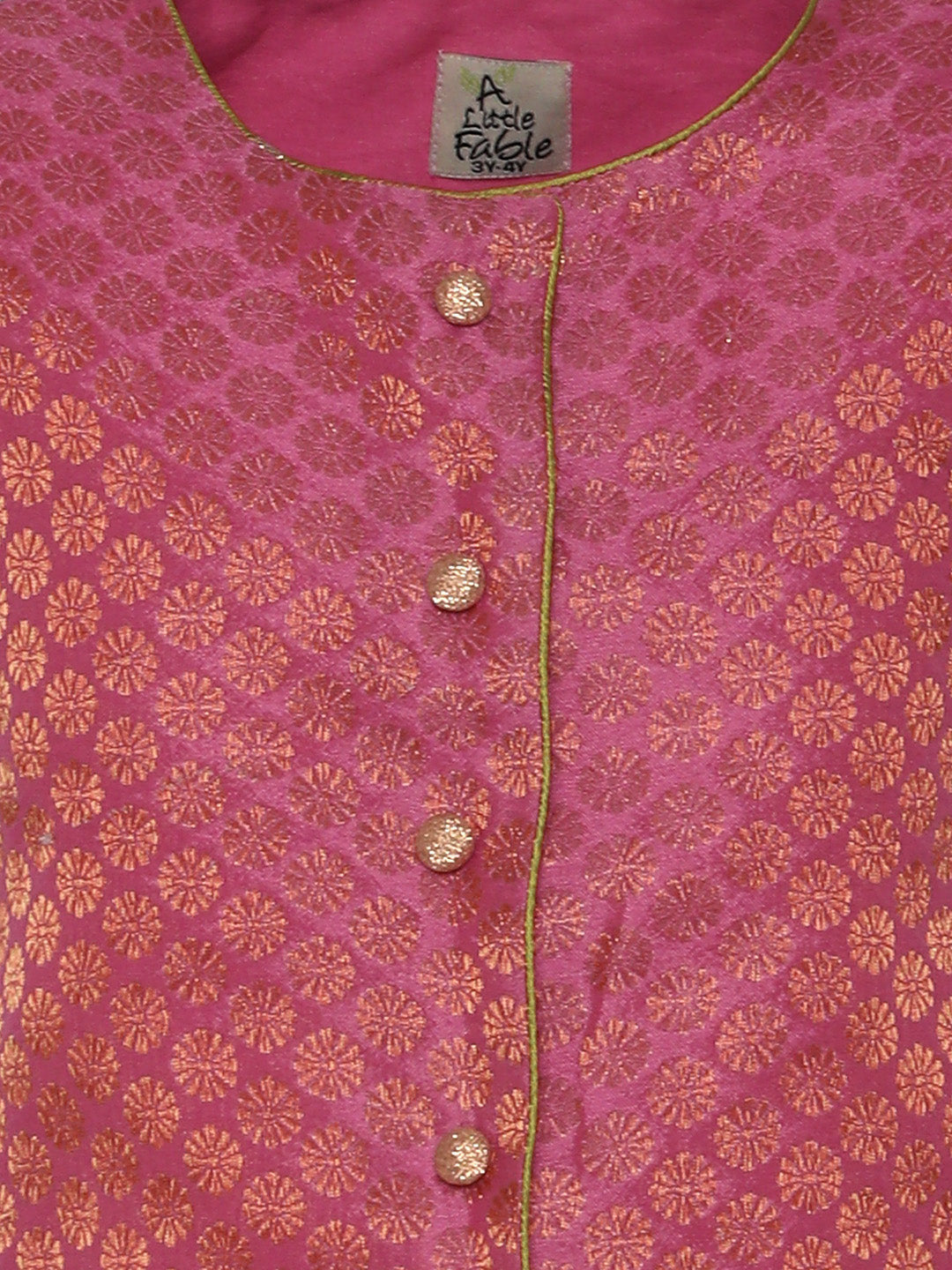 Manjira Lehnga